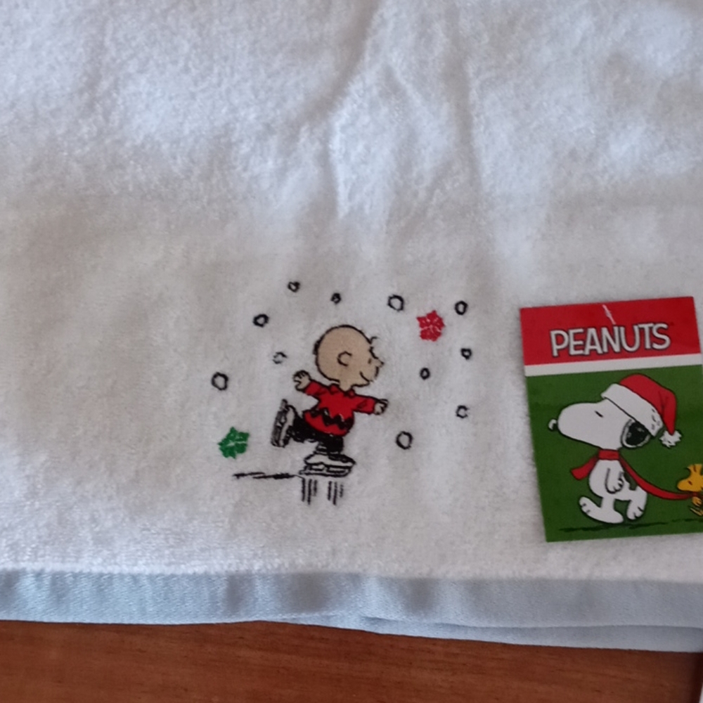Charlie brown hand towel